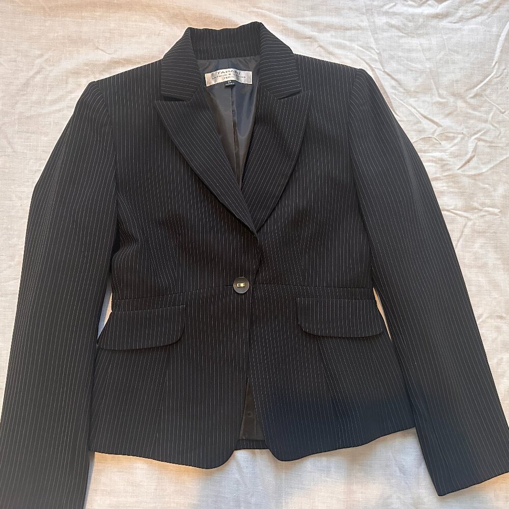 Tahari Tailored suit jacket size 2P (Part of a set)